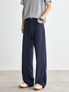 Pantaloni larghi blu scuro da uomo con cuciture bianche a contrasto e gamba dritta