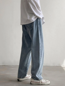 Lichtblauwe retro heren jeans met wijde pijpen, losse rechte pasvorm en vintage wassing