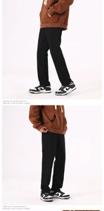 Details zum amerikanischen Retro-Streetstyle mit braunem Hoodie und schwarzer Hose