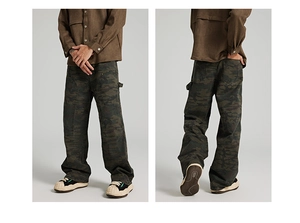 Detailed close-up showing the cargo pockets and camo pattern on loose straight pants