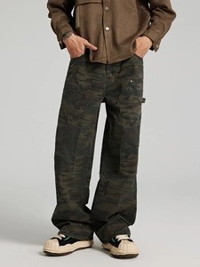 Men's camouflage cargo pants with double-knee reinforcement and wide-leg straight cut