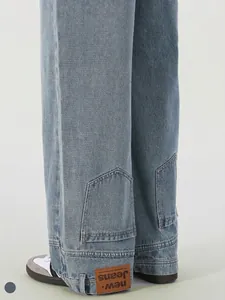 Men American Retro Streetwear Straight Wide Leg Jeans Washed Distressed Denim Pants With Patch Pockets And Leather Label