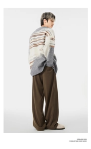 Minimalist wide-leg trousers with high-waist drape for a professional fashion look