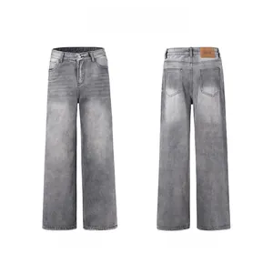 Vue avant et arrière du jean large délavé gris anthracite avec empiècement en cuir