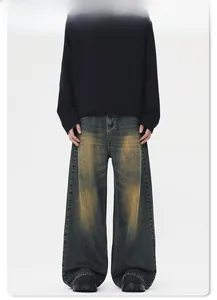 Detailansicht der weiten Jeans im American Street Style mit Vintage-Gelbschlamm-Waschung