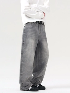 Jean denim gris délavé pour homme coupe large avec effet vintage et jambe droite rétro