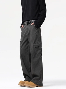 Dunkelgraue Cargohose für Herren mit Taschen und lockerer Passform im Retro-Streetwear-Stil