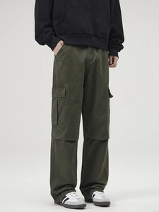 Pantaloni cargo uomo verde militare taglio largo con tasche in cotone lavato alla pietra