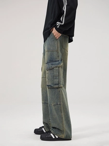 Retro multi-pocket cargo jeans in loose fit with distressed wash for men and women