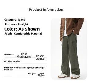 Dettaglio dei pantaloni cargo baggy che mostra il tessuto verde oliva e la tabella delle taglie