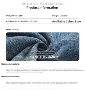 Détail du guide d'entretien et texture du denim pour ce jean bleu à coupe large