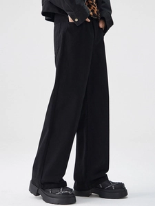 Men's loose black A-line wide leg denim jeans with a stylish street casual relaxed fit