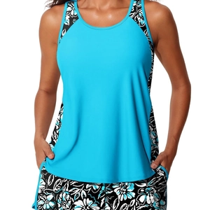 Set costume da bagno sportivo due pezzi da donna con top blu e pantaloncini a fiori