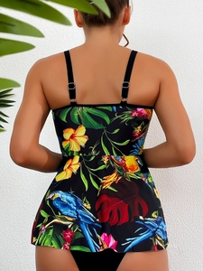 Détail des bretelles réglables et de l'imprimé tropical au dos du maillot de bain