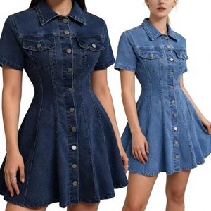 Robe chemise en jean pour femme avec col boutonné et taille ajustée en bleu clair et foncé