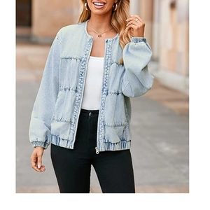Veste en jean bleu clair pour femme avec col rond et fermeture éclair coupe ample