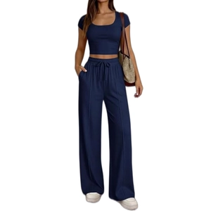 Completo due pezzi da donna con top attillato a maniche corte e pantaloni larghi blu scuro