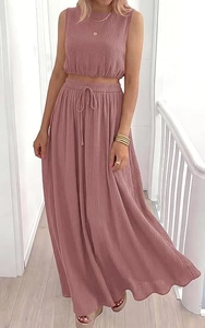 Detailed texture of dusty pink cotton linen crop top and high waist maxi skirt set