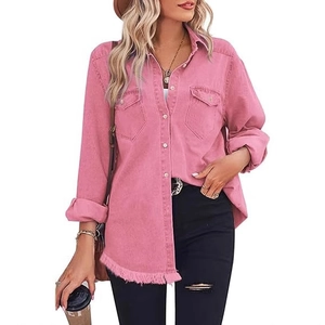 Damen Jeanshemd in Rosa mit langen Ärmeln, Brusttaschen und ausgefranstem Saum Design