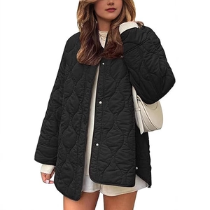 Women's black quilted cotton jacket with round neck and snap buttons in loose casual style