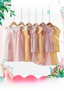 Détails du pyjama enfant en gaze de coton avec col en dentelle et broderie délicate