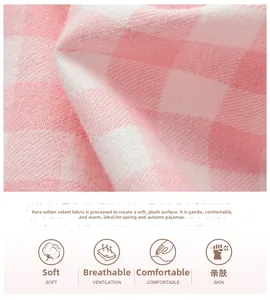 Detail von rosa kariertem Flanellstoff mit weicher Textur für Schlafanzüge