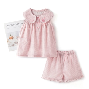 Pyjama rose en vichy coton pour enfants avec broderie lapin et volants délicats