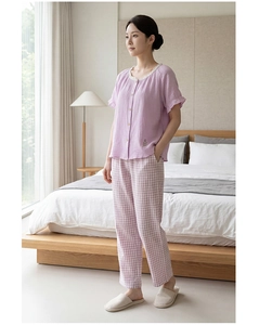Haut de pyjama en coton lilas avec dentelle et pantalon à carreaux pour femme