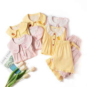 Pyjama enfant en coton vichy avec broderies mignonnes et col Claudine élégant