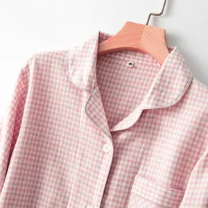 Damen Schlafanzugoberteil aus Baumwolle mit rosa Karomuster und Reverskragen
