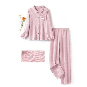 Pink quilted cotton pajama set with elegant swan embroidery and diamond texture