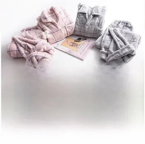Détails du tissu épais 300g des pyjamas à carreaux en polaire corail rose et gris