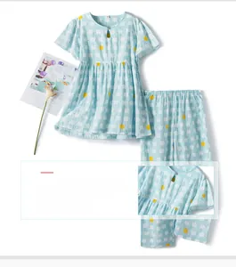 Pyjama femme en coton bleu avec motifs de hérissons mignons et manches courtes
