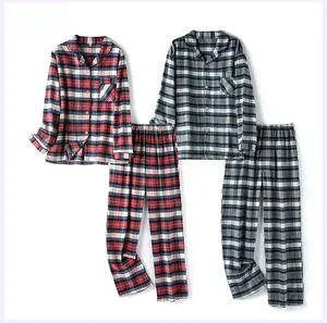 Détails des pyjamas en coton brossé à carreaux rouges et gris pour couple
