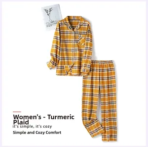 Détail à plat du pyjama en coton à carreaux gingembre pour femme avec col boutonné