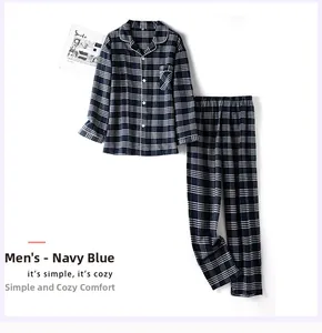 Mise à plat d'un pyjama en coton bleu marine à carreaux avec texture de tissu doux