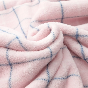 Pyjama en polaire corail rose à carreaux avec texture flanelle douce pour enfant