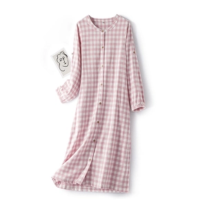 Chemise de nuit à carreaux rose et blanc en coton avec col rond et manches longues décontractées