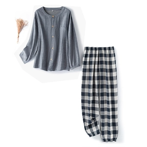Gray cotton double-layer gauze pajama set with long sleeves and checkered pants