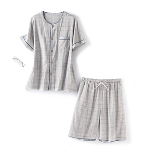 Pyjama court pour homme en coton à carreaux bleus avec chemise et short