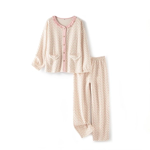 Quilted floral pajamas set for women with long sleeves and pink ruffled collar accents