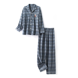 Pyjama classique à carreaux bleu-gris en coton pour couples avec broderie ours mignonne