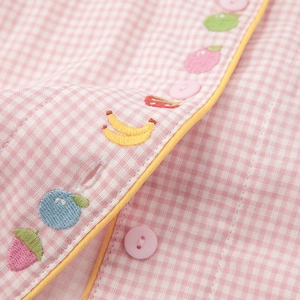 Pyjama enfant en coton à carreaux roses avec broderies de fruits colorés et boutons