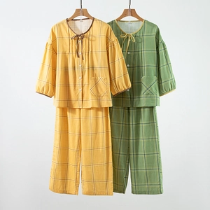 Women 100 Cotton Double Gauze Sleepwear Plaid Pattern 3/4 Sleeve Top And Calf Length Pants Casual Comfortable Homewear