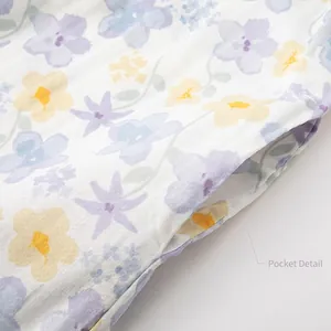 Damen-Nachthemd aus Baumwolle mit Blumenmuster und praktischen Seitentaschen-Details