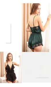 Détails de l'avant et de l'arrière de la nuisette verte foncée en dentelle et satin