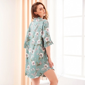 Damen Satin-Morgenmantel mit Blumenmuster und eleganter, lockerer mittellanger Passform
