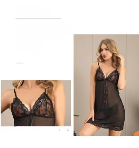Detail von schwarzer Spitzen-Lingerie mit V-Ausschnitt und Schleife für einen edlen Look