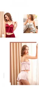 Vues détaillées des ensembles de pyjama en satin avec ourlets à volants en rouge et rose