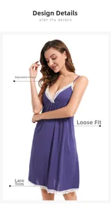 Détails de chemise de nuit violette en coton côtelé avec dentelle blanche et fines bretelles